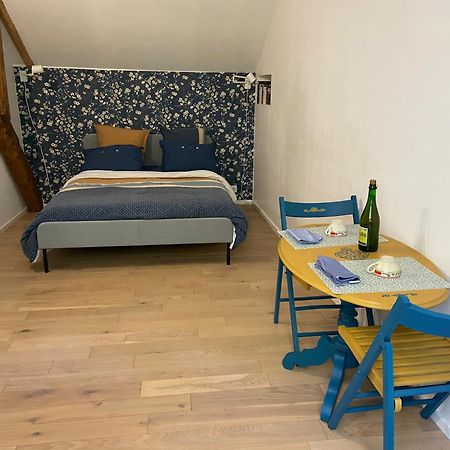 Chambre Double Avec Salle De Bains Privee Quintin Exterior photo